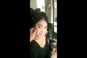Gadis Cantik Pasrah Goyang Kasur Mobil Sepi