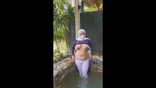Tante Dewasa Cantik Pasrah Goyang Kasur 2026